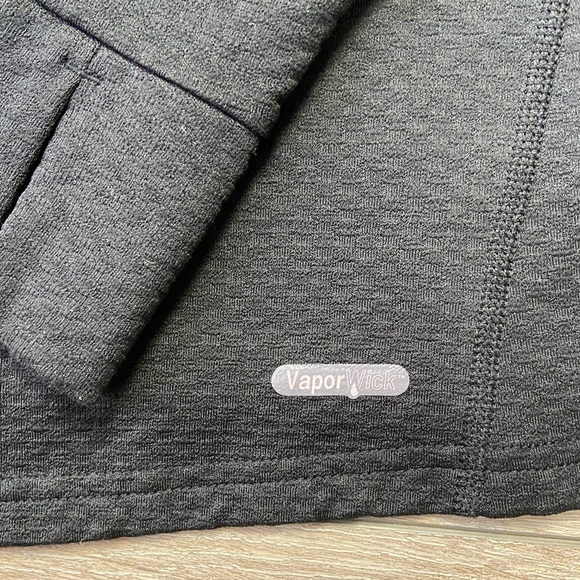 The North Face Lightweight Vaporwick Hoodie - Picture 15 of 16